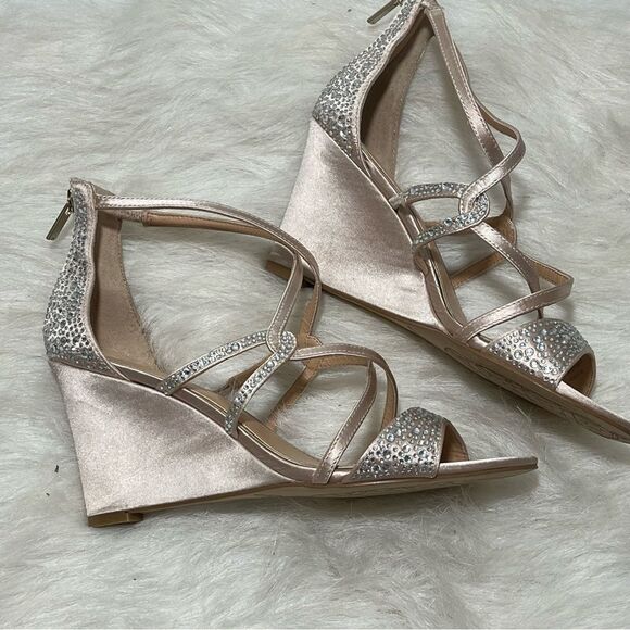 Jewel Badgley Mischka Pink Rhinestone/Crystal Wedge‎ Heel -- 7 - Picture 8 of 13